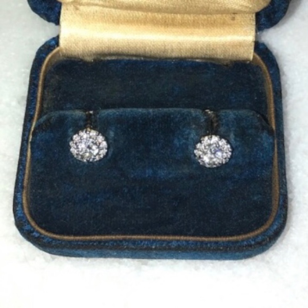 SOLD! 1cttw Diamond 14K Gold Vintage Stud Earrings - Picture 2 of 11